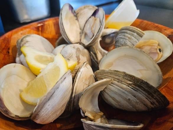 Tuesday - Steamed Clams (10).