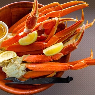 1 Lb Steamed Alaskan Snow Crab Legs