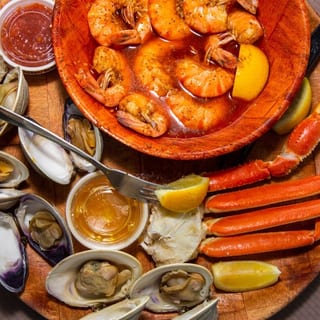 Tarks Famous Steamed Combo